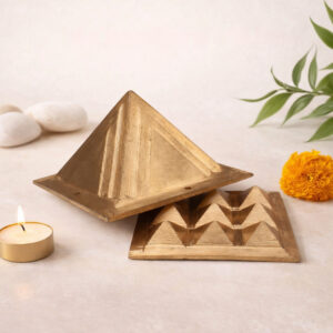 Vastu Copper Pyramid with Base