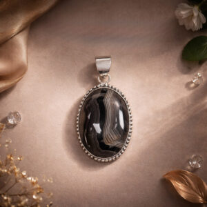 Sulemani Hakik Frame Pendant