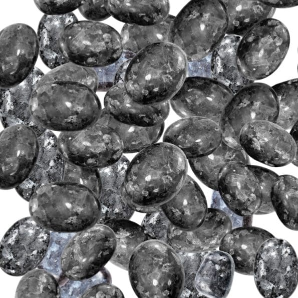 Larvakite