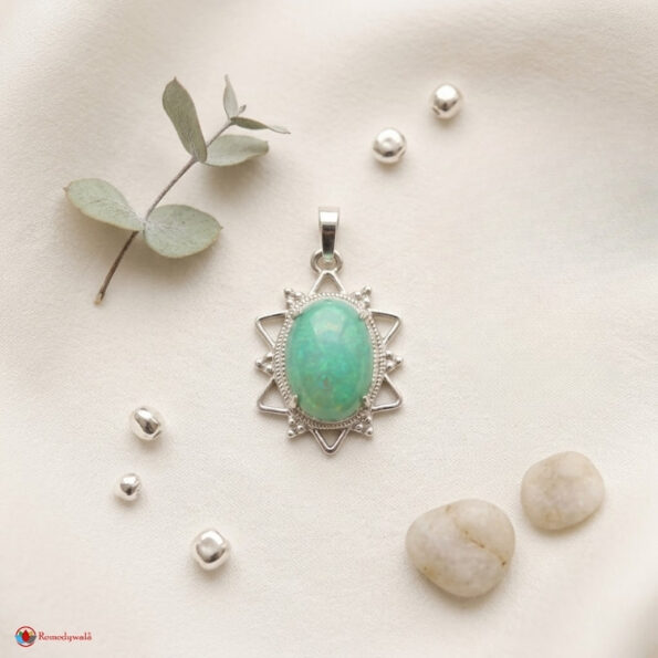 Green Aventurine Star Frame Pendant